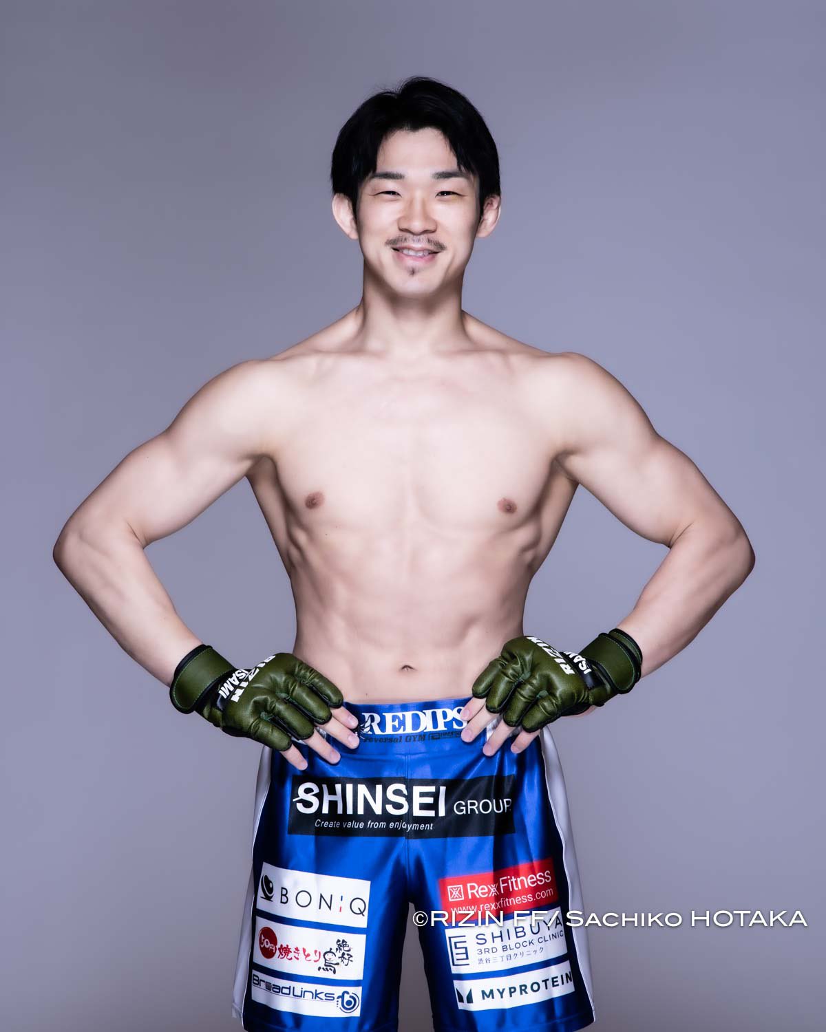 井上雄策